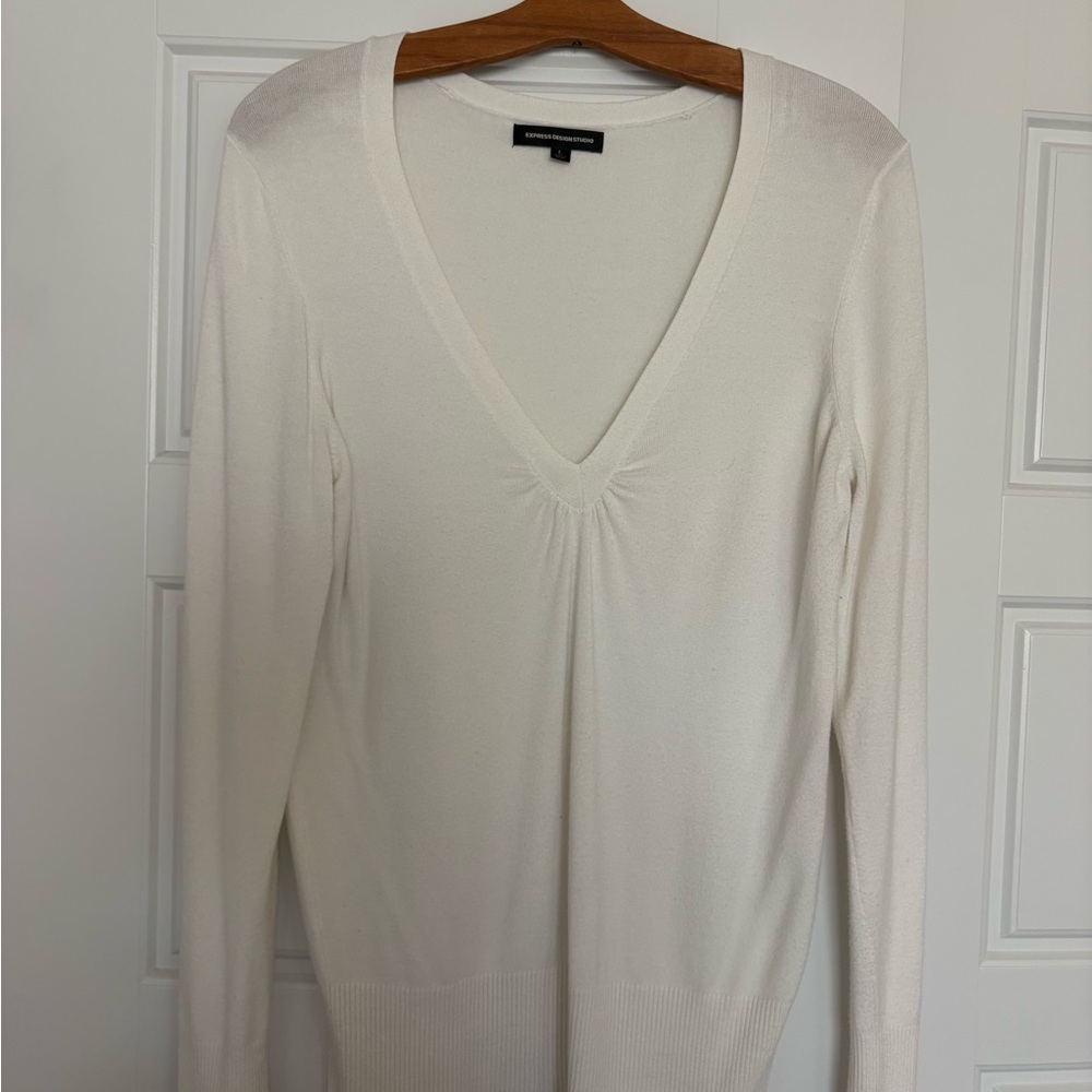 White sweater blouse size L